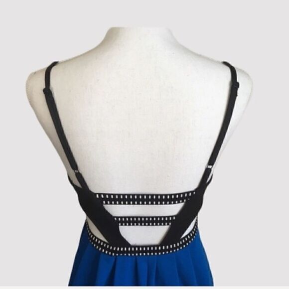 Urban Outfitters Silence + Noise Cut Out Dress - Picture 2 of 7